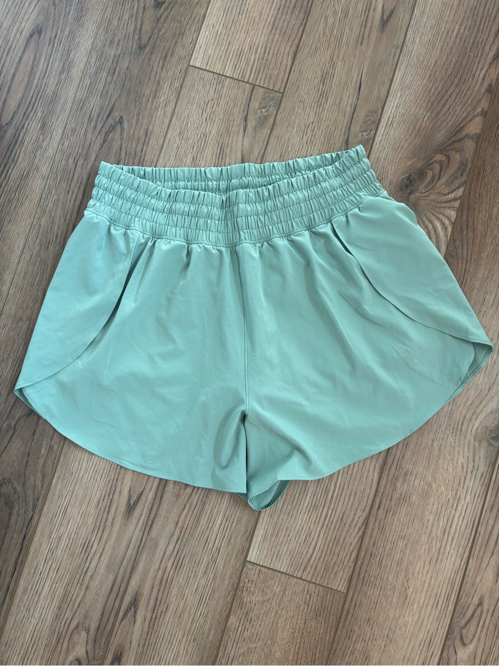 OFFLINE By Aerie High Waisted 3" Butterfly Hem Hot Stuff Short
